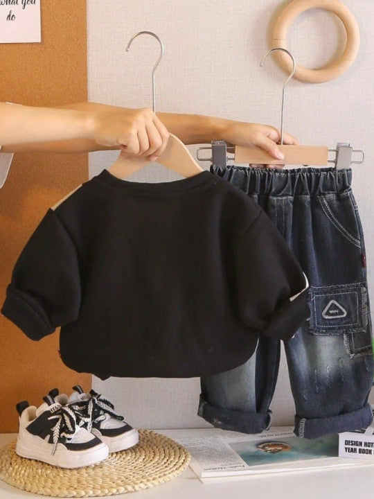 Boys Printed Sweatshirt With Trousers